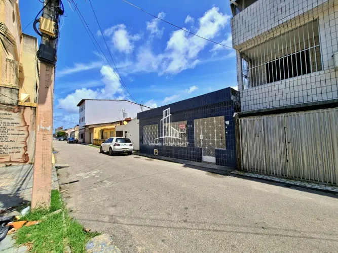 CS2260-Casa Plana com Duplex nos Fundos 5 Quartos à venda na Cidade 2000