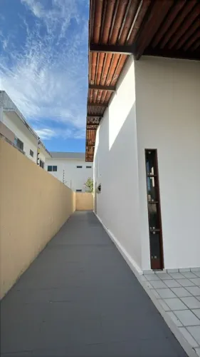 Casa 4/4 em Condomínio Fechado, Excelente oportunidade.