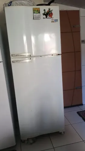 Vendo Geladeira Continental usada