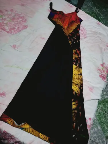 Vestido de malha preto com estampa, longo , elegante 