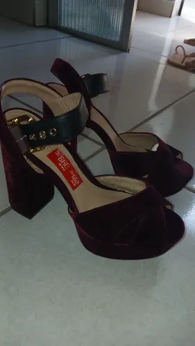 Sandália Arezzo original - Meia Pata em Veludo Bordô