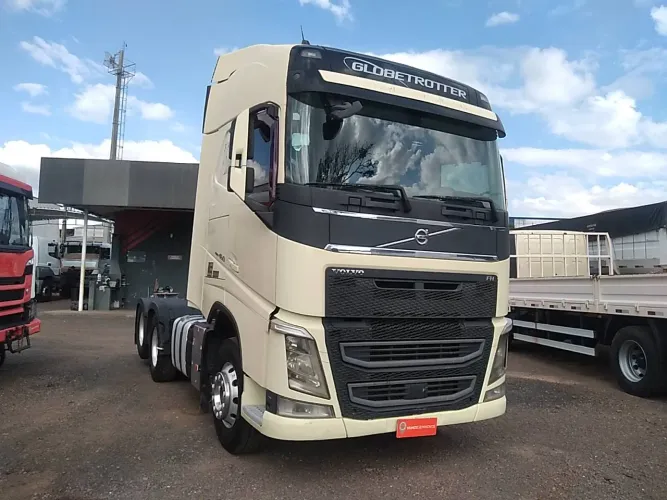 Volvo FH 460 6X2 2018/2019 Vamos Seminovos Regente Feijó