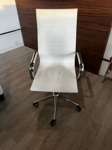 Cadeira Office branca 