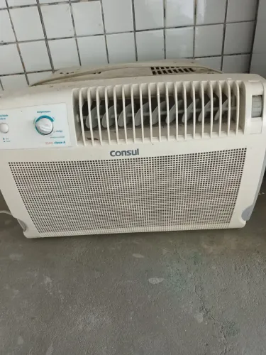 AR CONDICIONADO DE JANELA