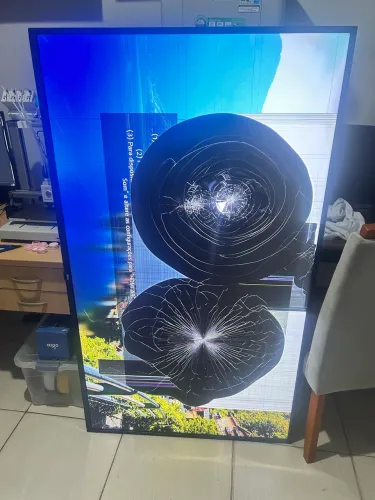 TV LG 65 polegadas para retirada de peças