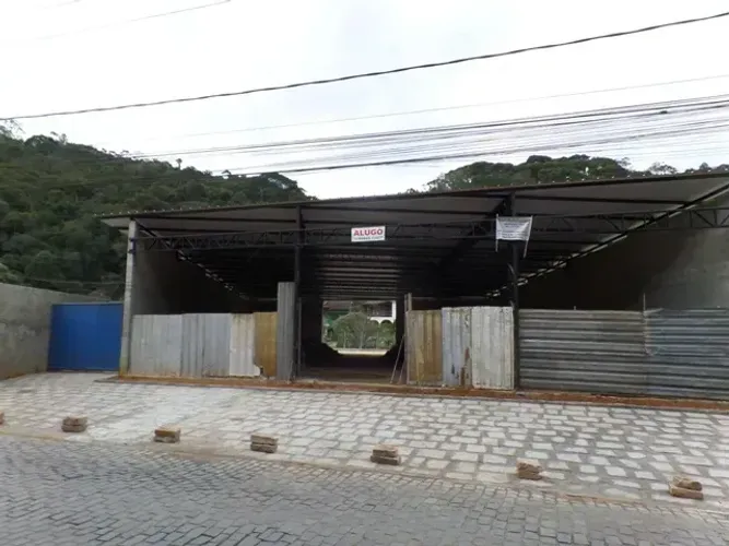 Imóvel para aluguel possui 415 m² em Posse - Teresópolis - R.J:.
