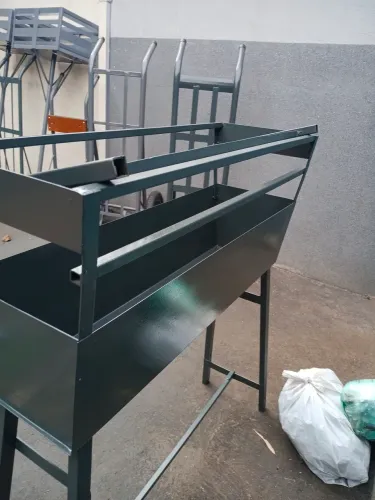 Vendo churrasqueira nova tenho disponivel 80x20x25 boca