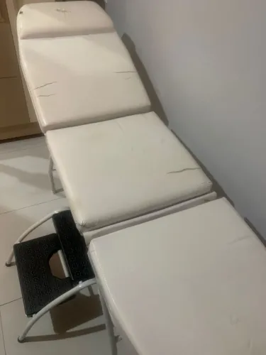 ? VENDO: Maca de Estética Reclinável (3 Posições) Branca + Escadinha de 2 Degraus