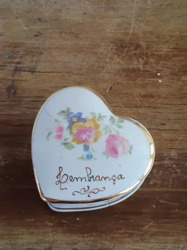 porta jóias porcelana banhada a ouro decoração vintage miniatura bibelô antigo Antiquario