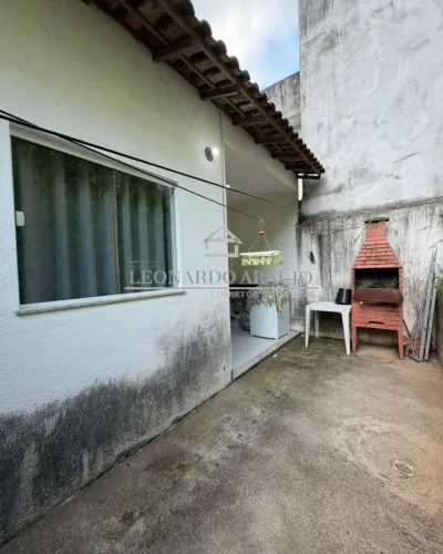 CASA COM 02 QUARTOS COM SUÍTE EM MACAFÉ NO CENTRO DA SERRA  - ES