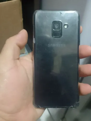 Celular Samsung J8( pra peças)