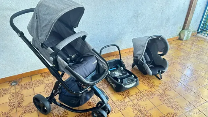 Carrinho de bebê + Bebê Conforto - Safety 1st Mobi.