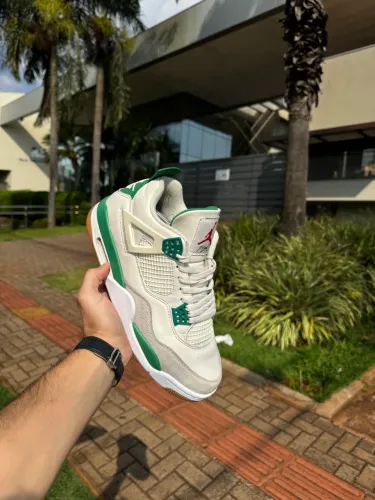 Vendo Jordan 4 Pine Green feat Nike sb