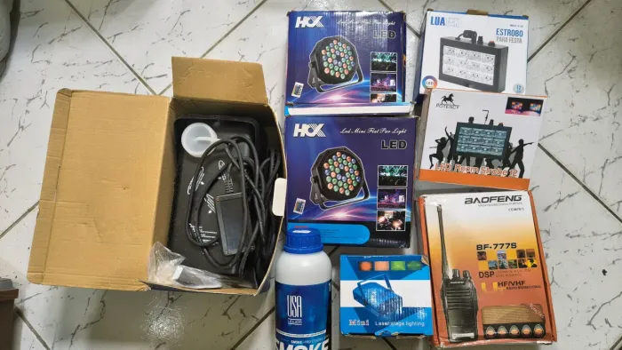 VENDO KITS DE ILUMINAÇÃO PARA FESTAS
