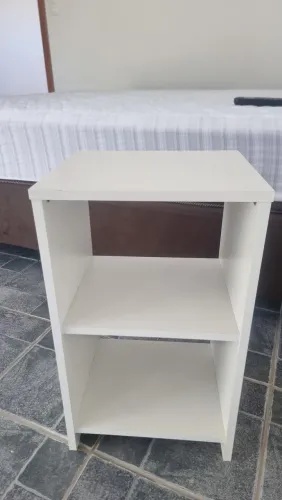 Mesa de Cabeceira em MDF Branco