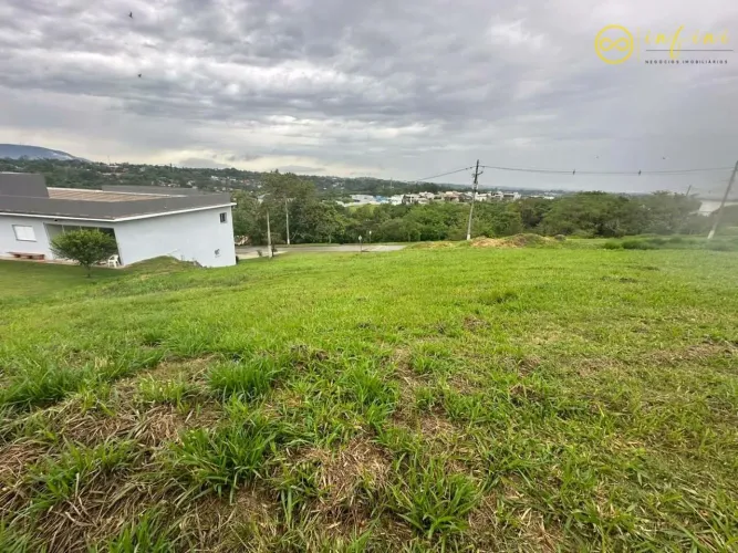 Terreno à venda, 1047 m² por R$ 300.000 - Condomínio Village Araçoiaba - Araçoiaba da Serr