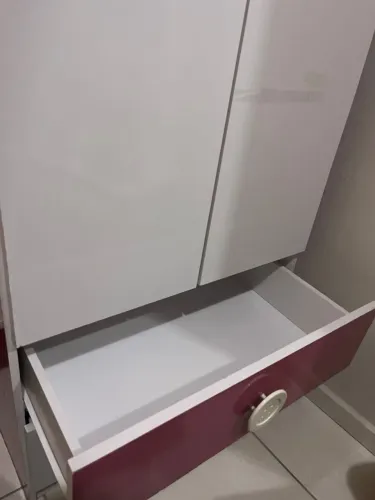 **GUARDA-ROUPA INFANTIL**