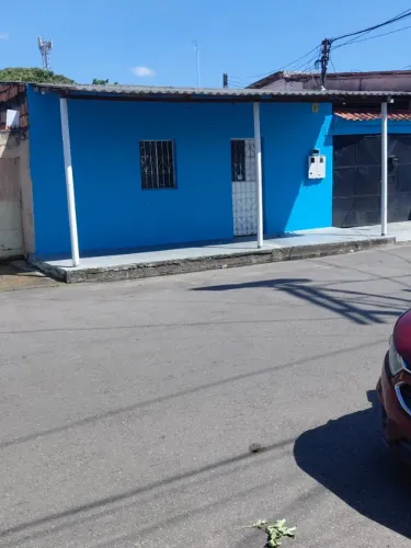 Casa C. Nova próximo Shop Sumaúma, excelente local, com 2 quartos, 1 cozinha e sala