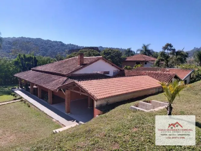 Sítio de 56.000 m², casa sede com 3 suítes, Sobrado, piscina, campo de futebol. Bairro Mar