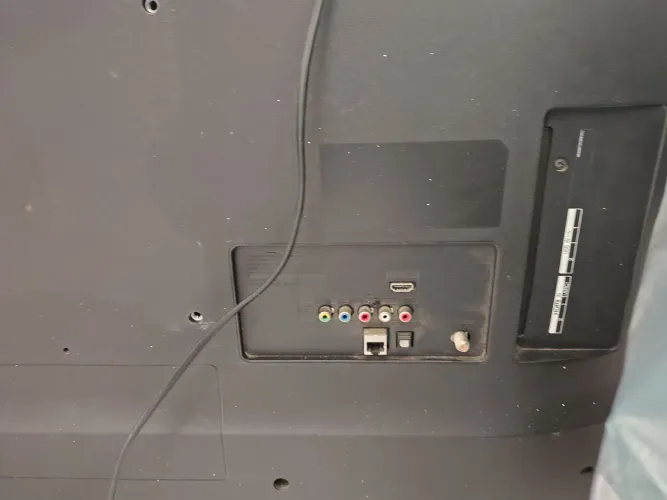 TV LG 50 polegadas com tela trincada