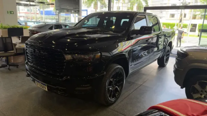 Ram 1500 Laram. Night ED. Bi-TB 3.0 4X4 Aut. 2025