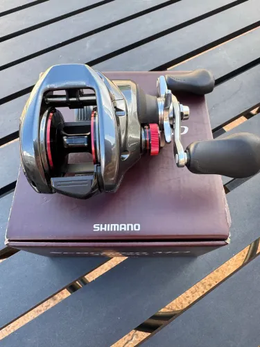 Carretilha Shimano scorpions 200