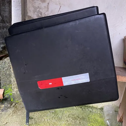 Caixa para moto com suporte