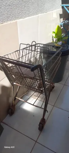 Carrinho de compras usado. 50,00