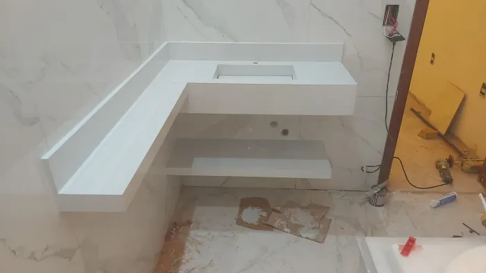 Pia com bancadas