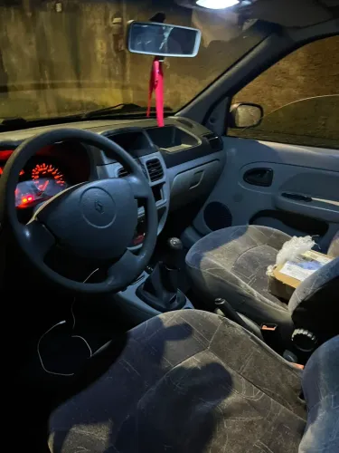 Renault Clio Hi-flex 1.0 16V 5P 2011