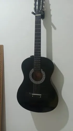 Vendo esse lindo violão ideal para iniciantes
