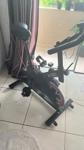 Bicicleta spinning ergométrica