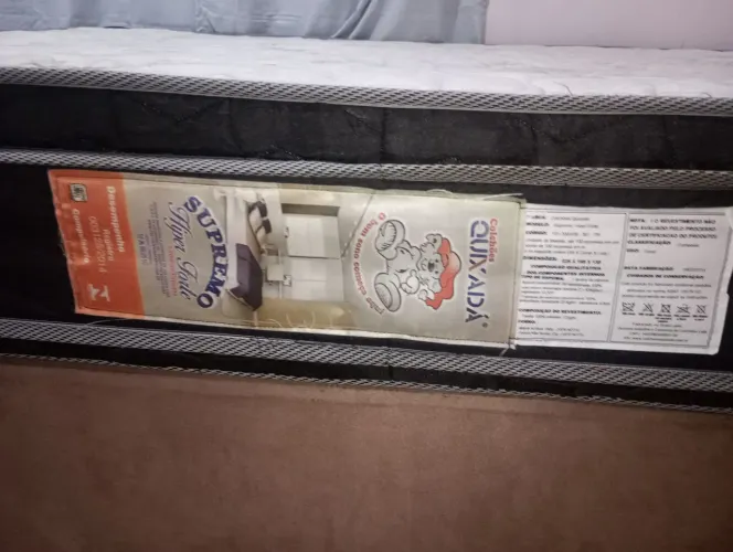 Cama casal e jogo de sofá 2 e 3 lugares
