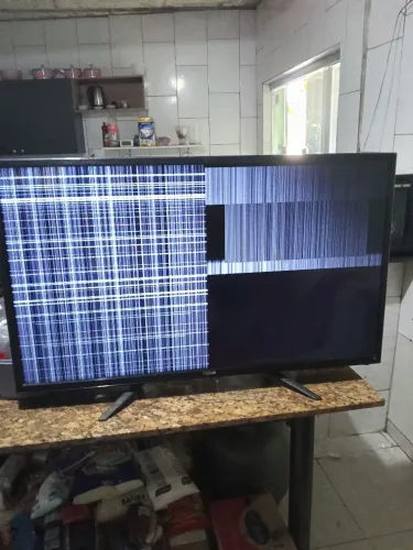 Tv Philco 44 polegadas com defeito vendo pra retirada de pessa o da pra concertar
