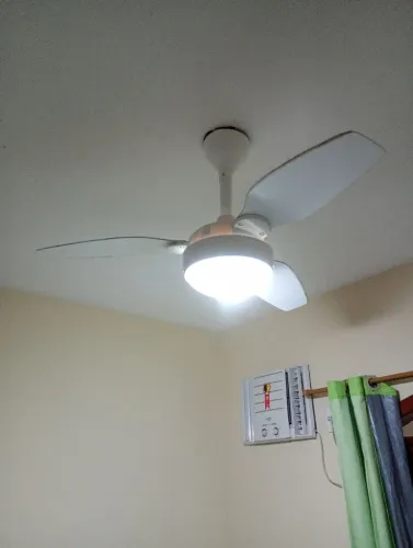 Ventilador de teto com controle