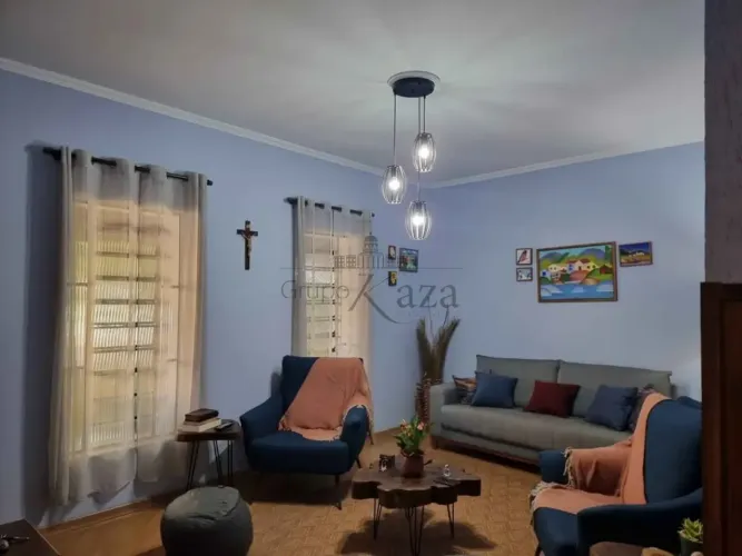 Oportunidade - Casa Térrea - Bosque dos Eucaliptos - 3 Dormitórios - 250m².