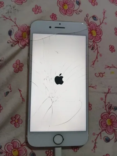 iPhone 7s com Algum defeito. Retirar peças da pra aproveitar
