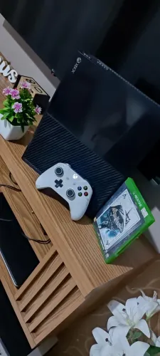 Xbox one fat LEIA A DESCRIÇÃO