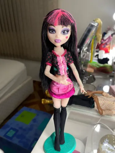 Monster high draculaura passeio no shopping