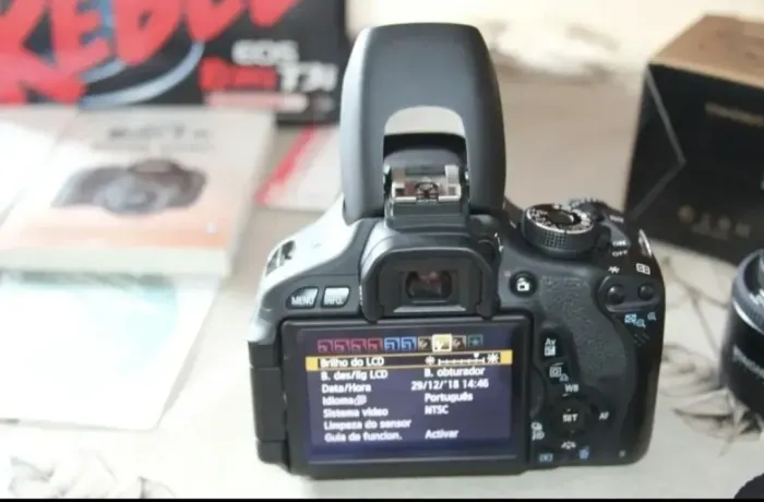 Canon T3i + 18-55mm + 18-135mm + Grip + 2 baterias 