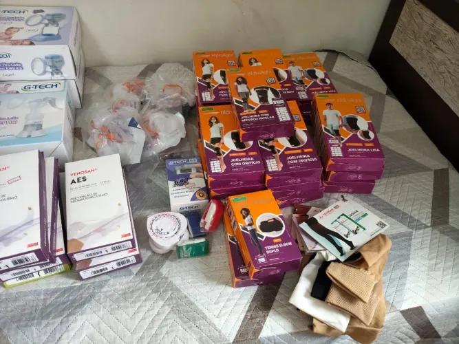 Lote de produtos diversos de loja de produtos hospitalares, a loja fechou!