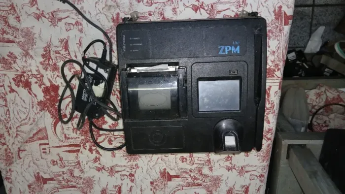 Oportunidade: Relógio de Ponto (ZPM-Lite) (Para Reparo)