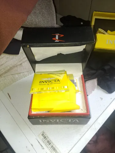 Vendo dois relógios invicta!