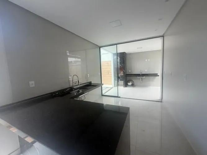 Casa no Porto Marina com 3 quartos sendo 1 suite