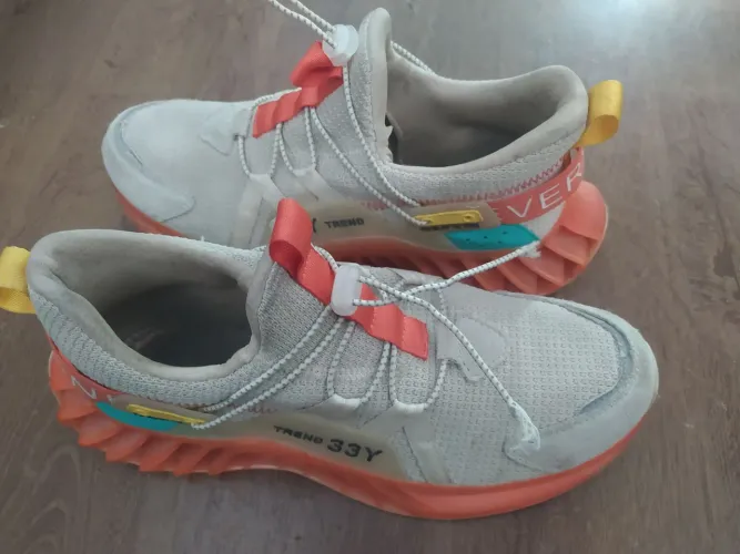 tenis trend 33y 41(150 reais )