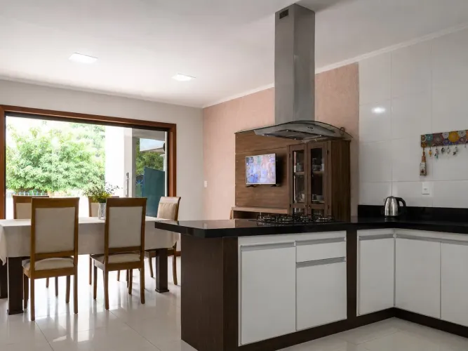 Venda casa no Ibituruna grande em lote grande