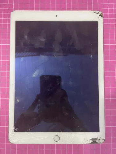 iPad Modelo A1567 tela danificada e bloqueado (opção 1)