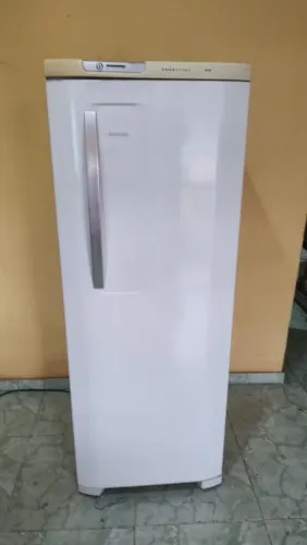 Geladeira Electrolux gelo seco funcionando