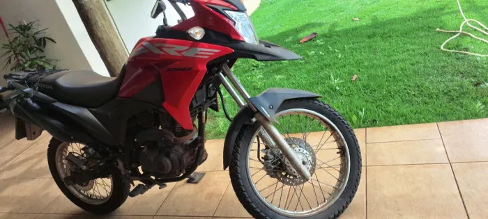 Honda XRE Vermelha