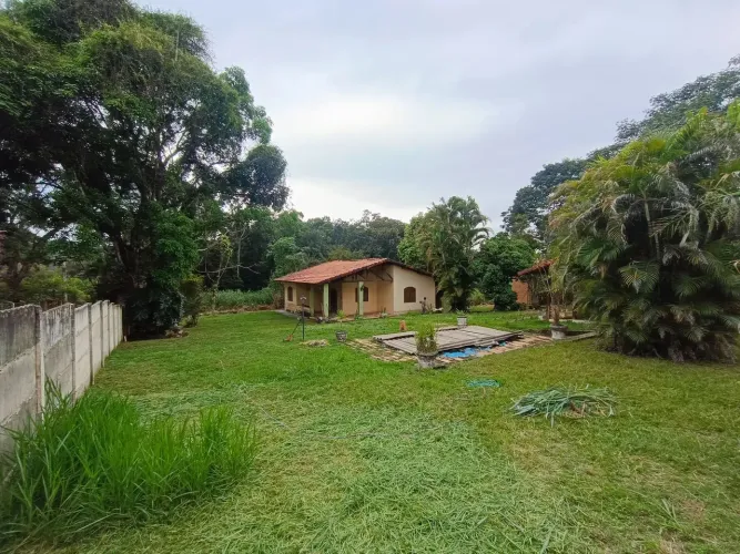 Casa 3Qts, Habite-Se, Lote 2.135m2, Plano, Murado, Água, Luz, Asfalto, Quintas do Godoy - 